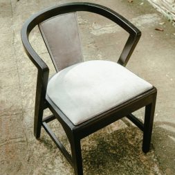 Kursi-Teras-jok-bludru-finishing-black-kayu-jati-kursi-cafe-wood-chair-jepara